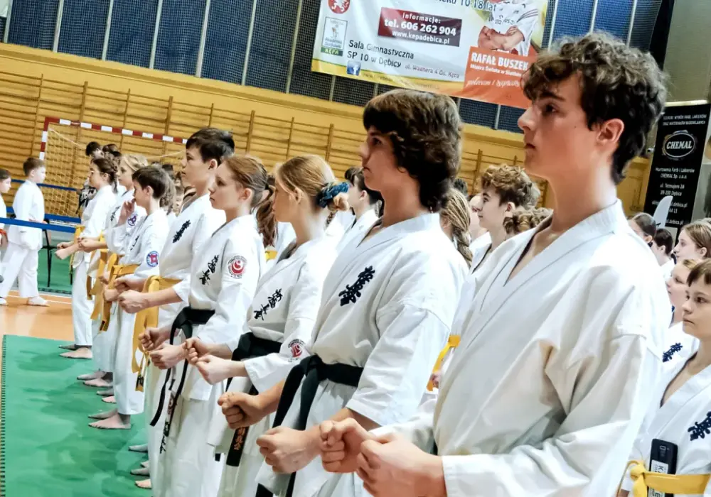 Niezbędny sprzęt do ćwiczeń karate: wybierz bezpiecznie i mądrze