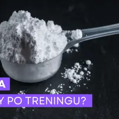 Miarka z białym proszkiem, prawdopodobnie kreatyna. Pytanie brzmi: kreatyna przed czy po treningu?