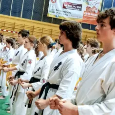 Niezbędny sprzęt do ćwiczeń karate: wybierz bezpiecznie i mądrze