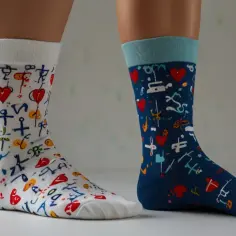 Zabawne skarpetki dla lekarza: Idealny prezent z medycznym akcentem