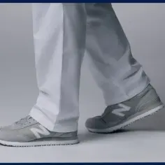 Bezpieczne buty do laboratorium: jak wybrać najlepsze obuwie?