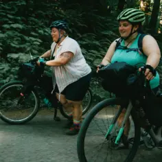 Komfortowa odzież rowerowa dla otyłych: jak wybrać najlepszą?